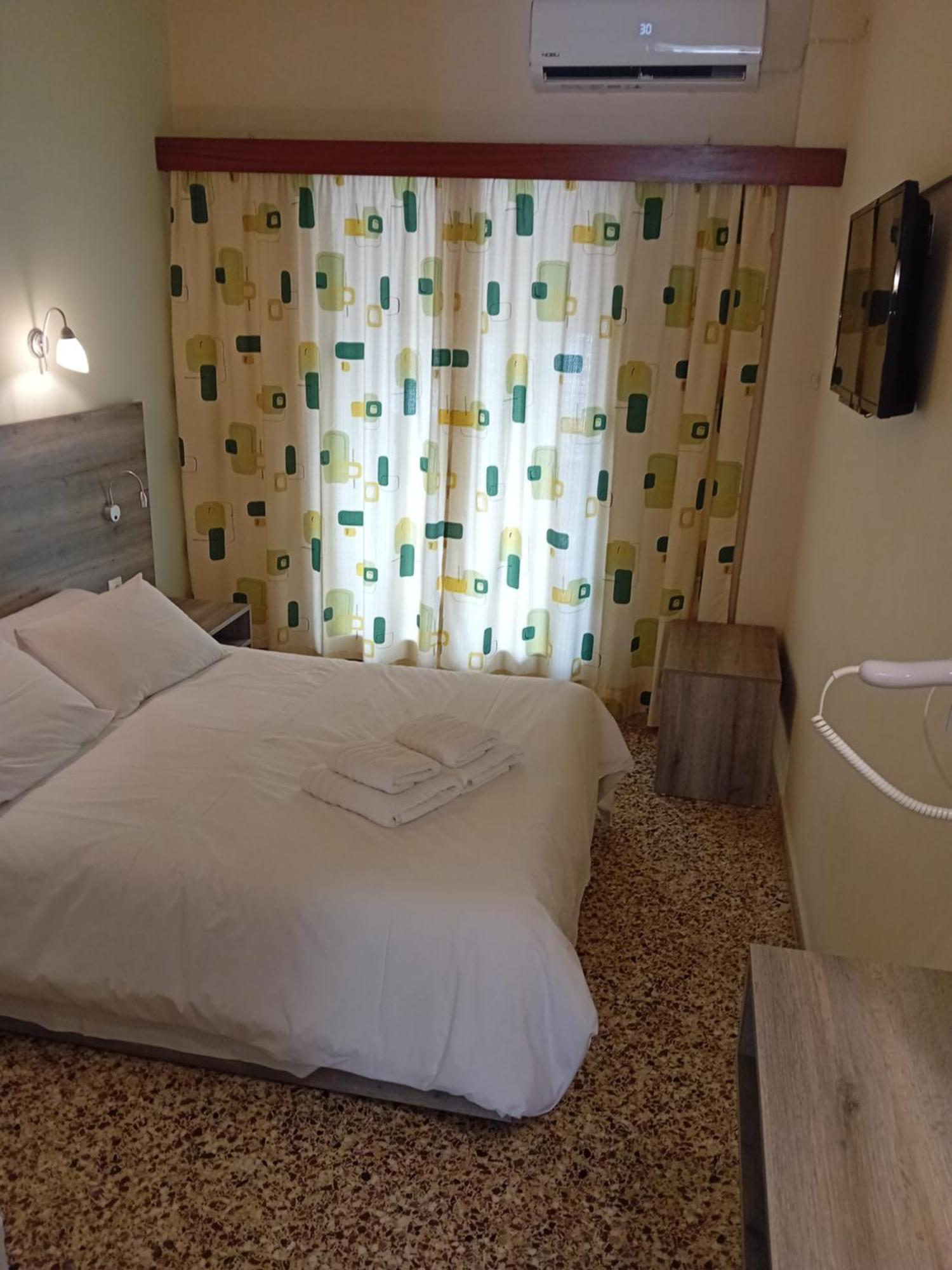 Hermes 2* Agia Marina (Aegina)