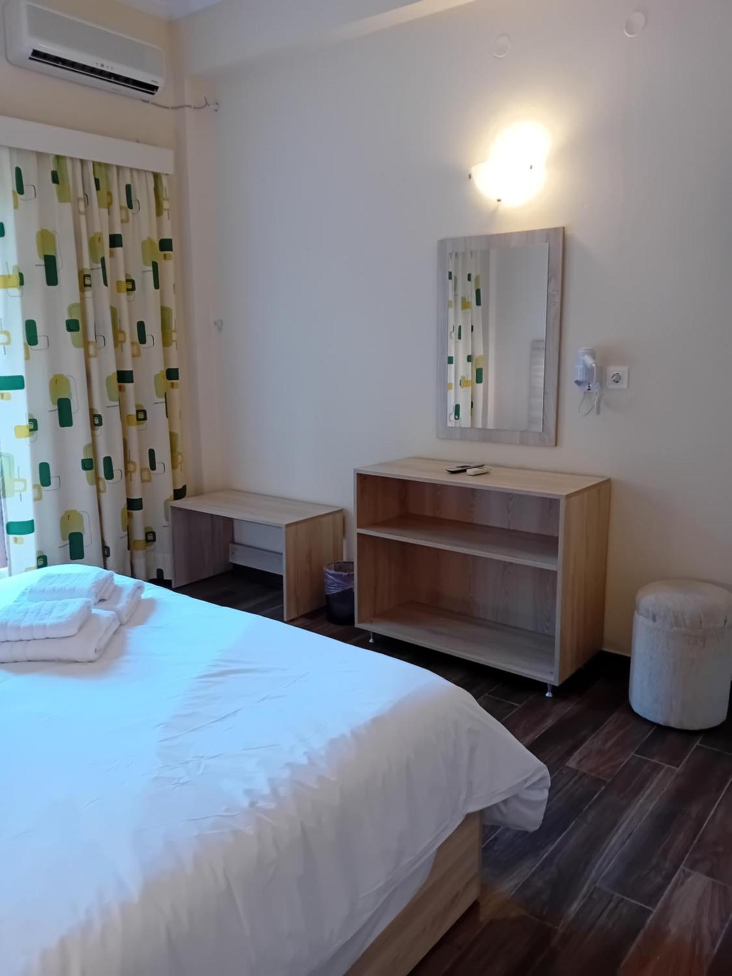 Hermes Hotel Agia Marina (Aegina)